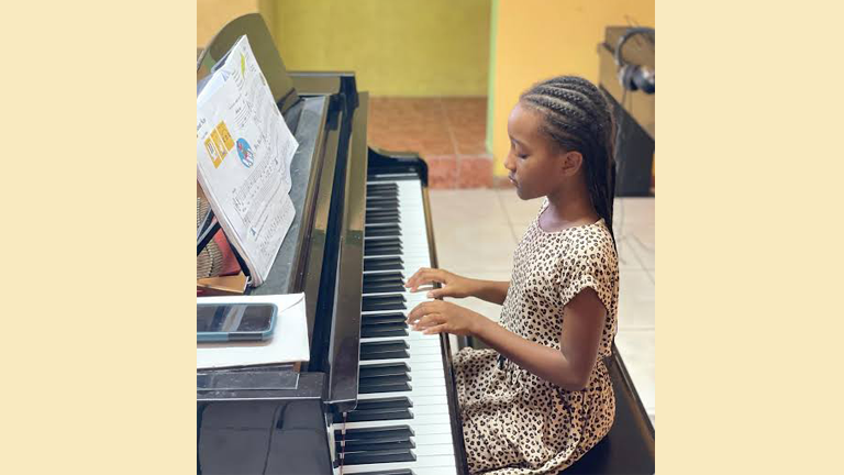 piano lessons in uk